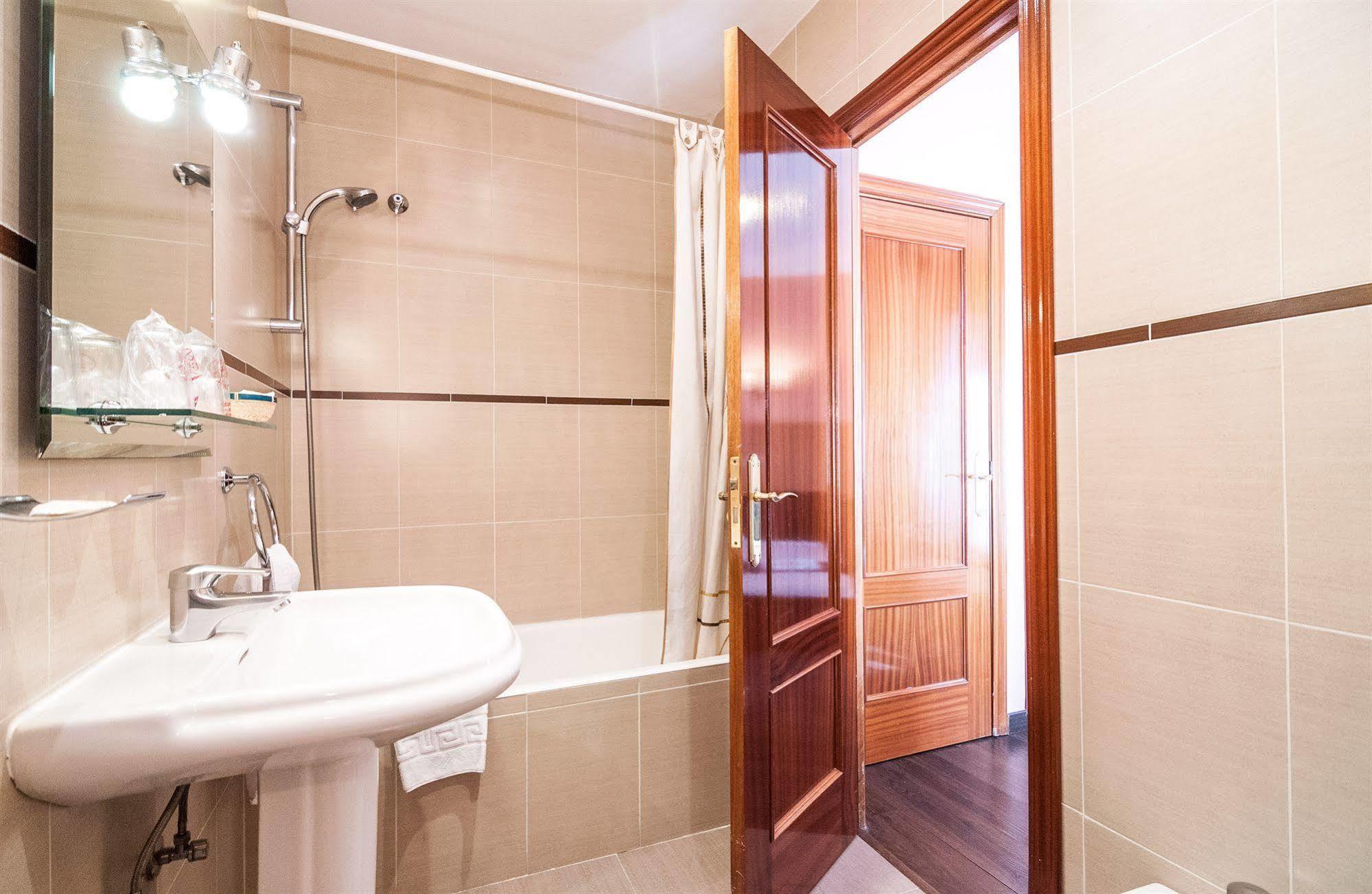 Hostal Gallardo Μαδρίτη Εξωτερικό φωτογραφία