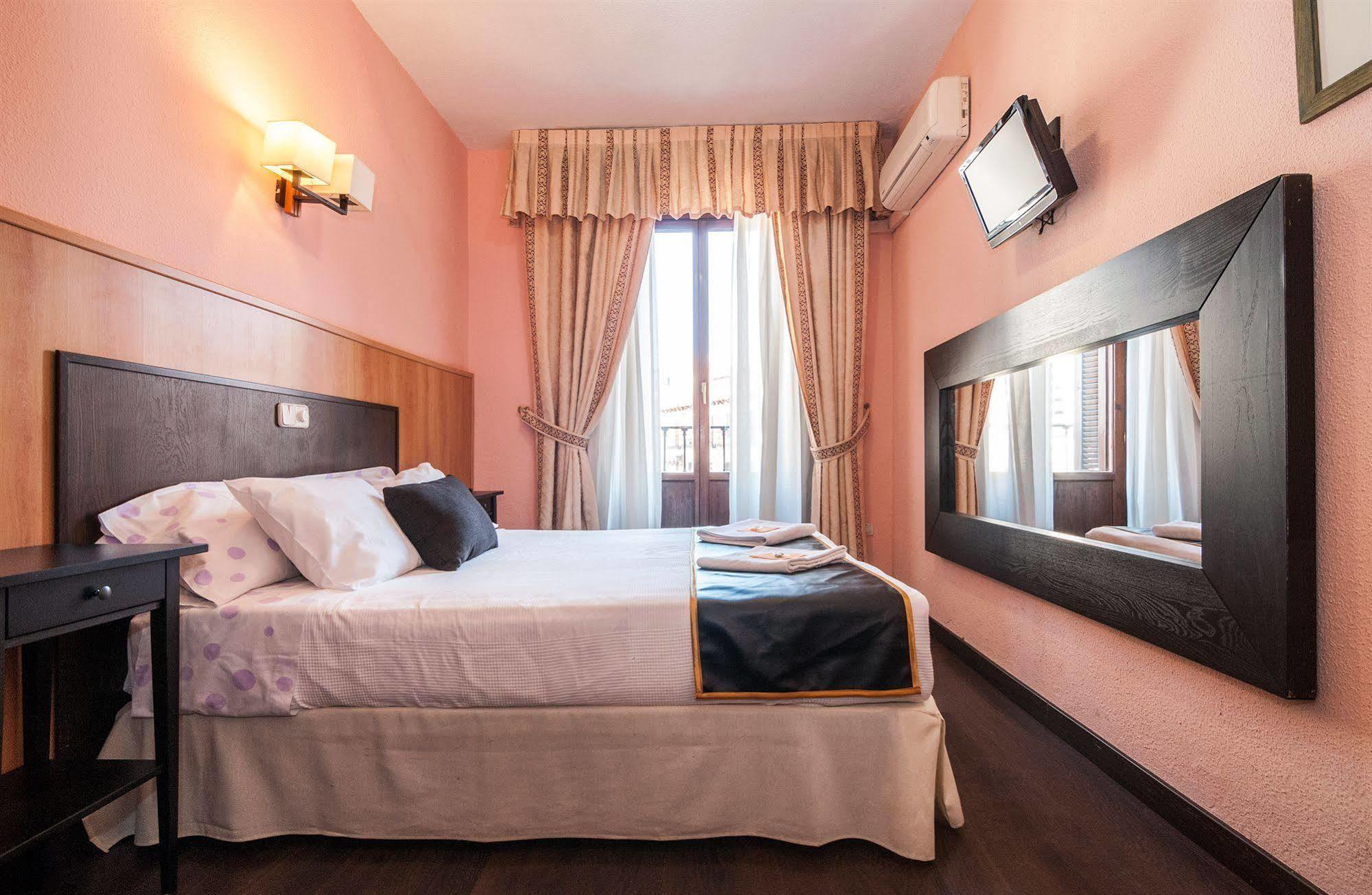 Hostal Gallardo Μαδρίτη Εξωτερικό φωτογραφία