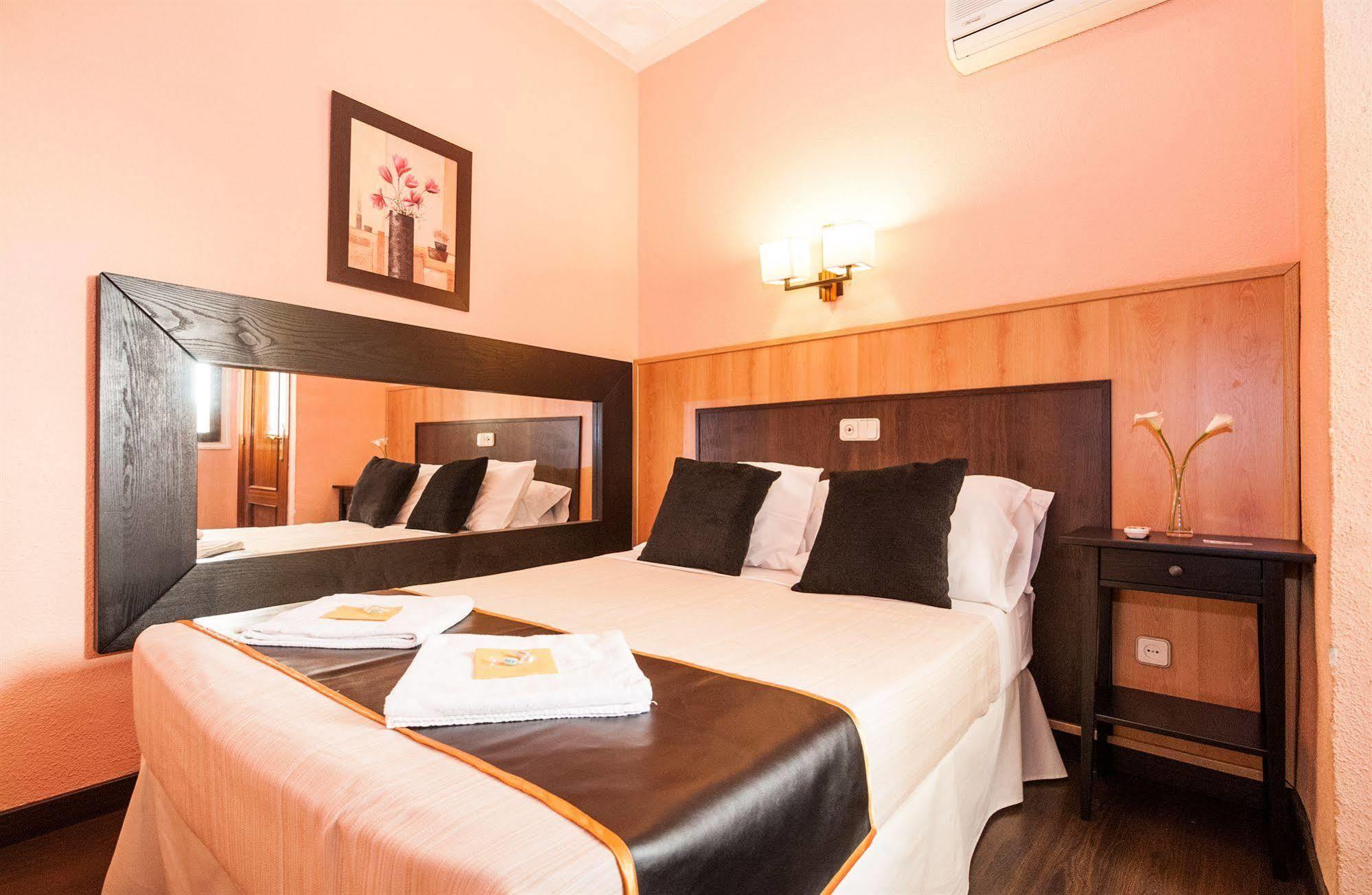 Hostal Gallardo Μαδρίτη Εξωτερικό φωτογραφία