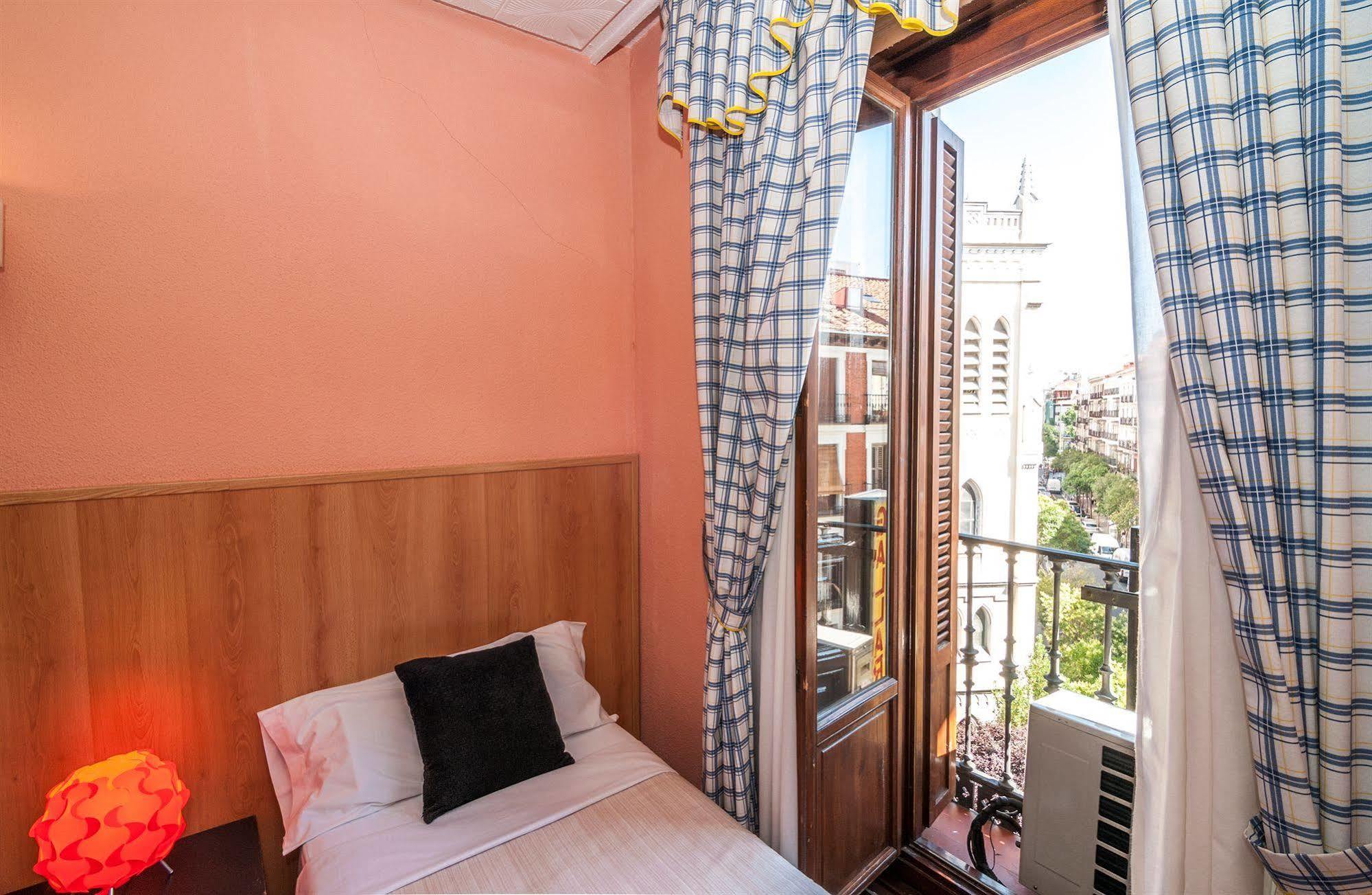 Hostal Gallardo Μαδρίτη Εξωτερικό φωτογραφία