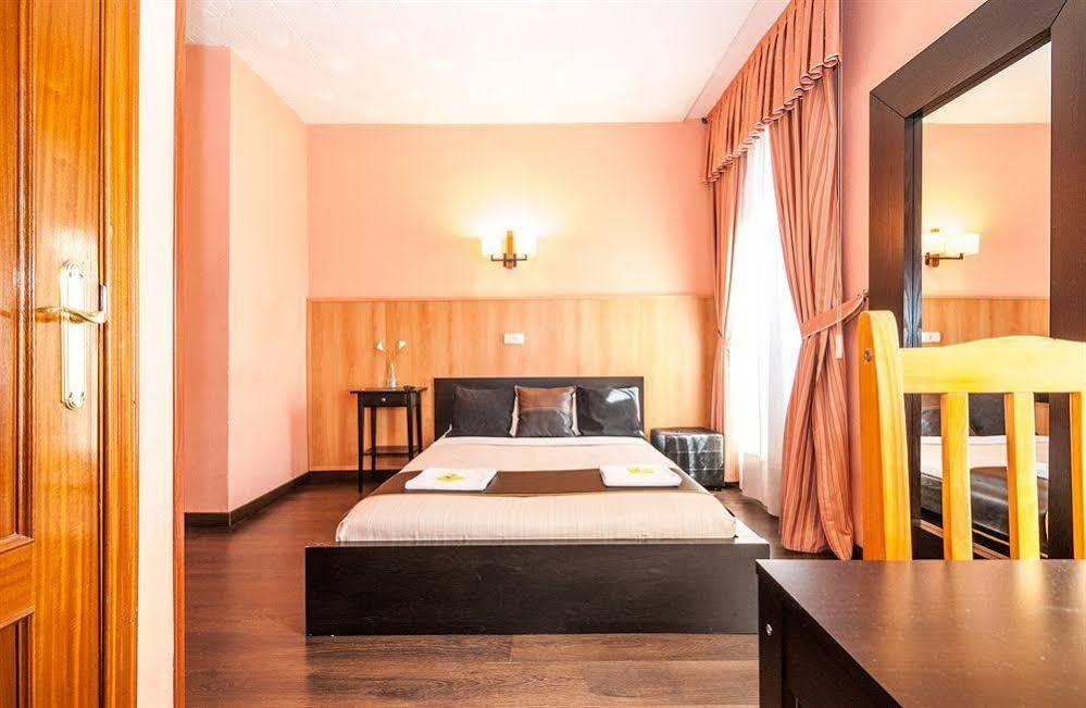 Hostal Gallardo Μαδρίτη Εξωτερικό φωτογραφία